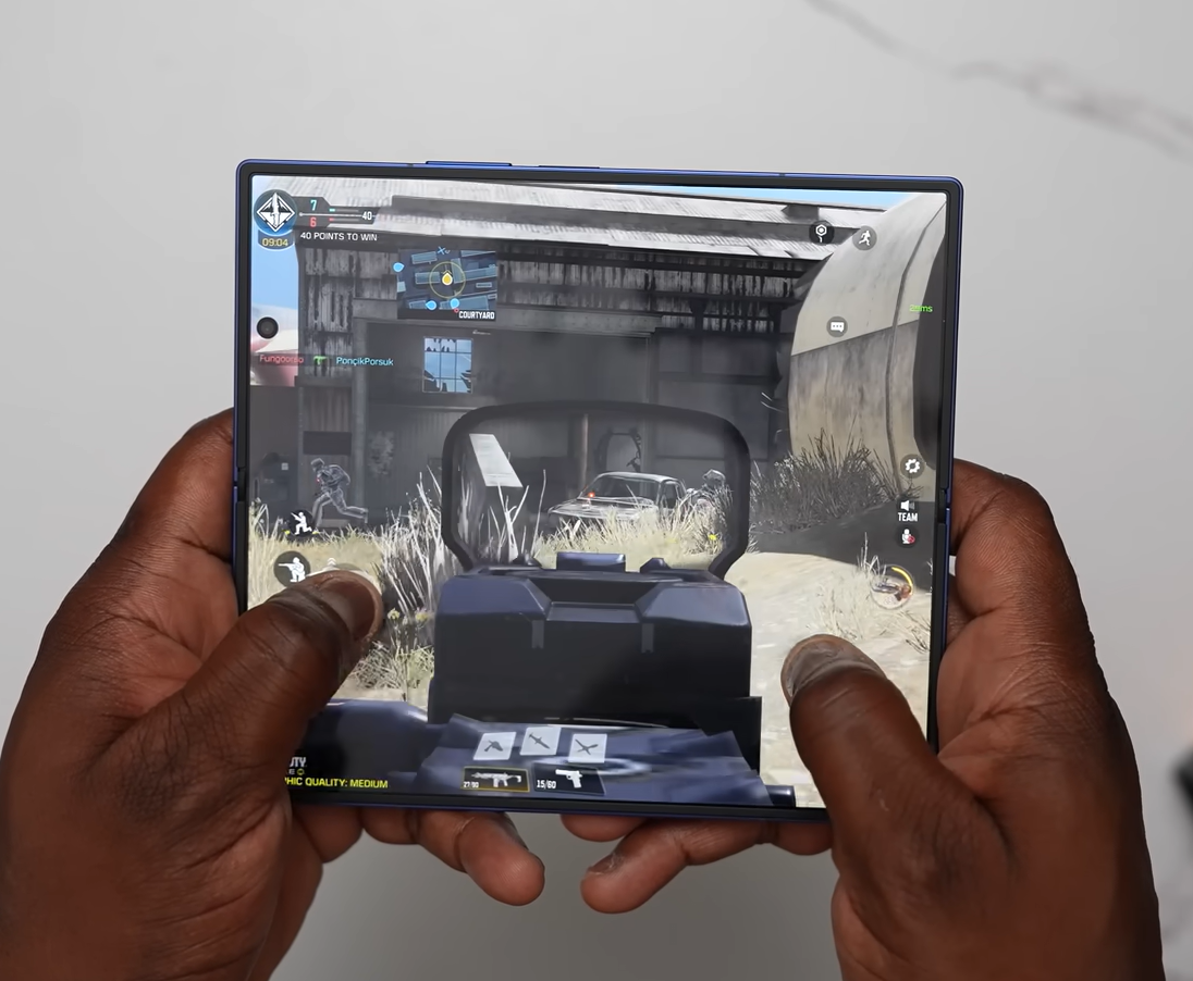 Trải nghiệm chơi game trên Galaxy Z Fold 7: Màn hình rộng, hiệu năng mạnh, pin ấn tượng