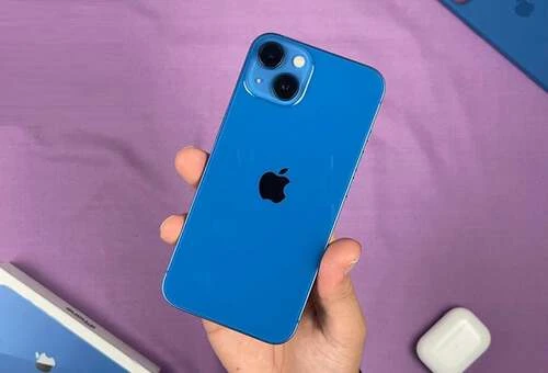 iPhone 13 màu xanh: Ấn tượng với sắc màu thanh lịch, cá tính